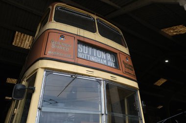 Santoft Tramvay Otobüs Müzesi. Santoft, Hughnshire, İngiltere. Nisan 2025. Trolley otobüsü ve diğer toplu taşıma müzeleri geziler ve teftiş için sergileniyor..