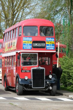 Santoft Tramvay Otobüs Müzesi. Santoft, Hughnshire, İngiltere. Nisan 2025. Trolley otobüsü ve diğer toplu taşıma müzeleri geziler ve teftiş için sergileniyor..