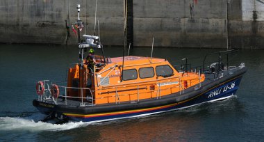 Seahoiuses, Northumberland, İngiltere. Temmuz 2025 RNLI (Kraliyet Ulusal Cankurtaran botu Institrute) gönüllü mürettebatı tatbikata başladı.