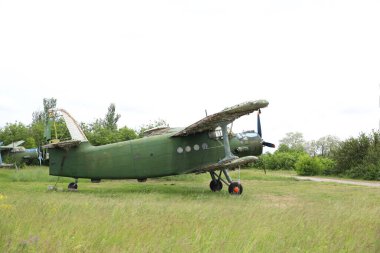 terkedilmiş Sovyet Birliği askeri uçağı Antonov An-24