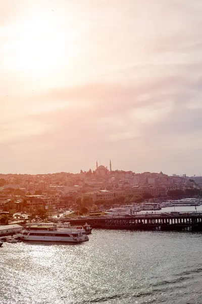 イスタンブールの夕日パノラマ 素晴らしいパノラマビュー トルコへの旅行 — ストック写真