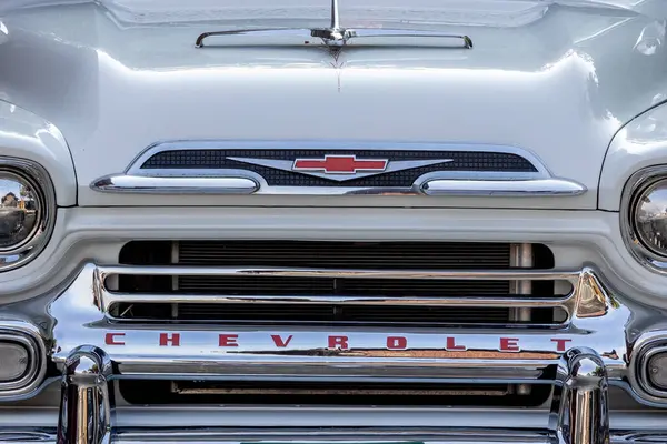 BANGKOK, THAILAND - 4 Mart 2024: efsanevi Chevrolet Apache 31. Amerikan tarzı araç