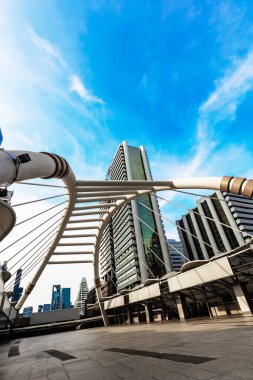 Chong Nonsi 'de gökyüzü köprüsü. Bangkok transferi hava yürüyüşü tarihi. 