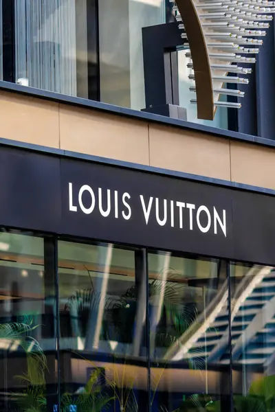 Bangkok Thailand March 2024 Louis Vuitton Store Signboard Luxury Fashion — Stock Photo, Image
