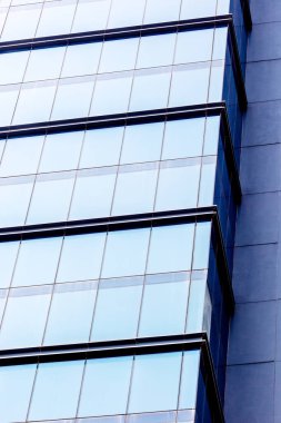 Ticari bir binanın dışı. Modern tasarım detayları. Soyut şehir arkaplanı