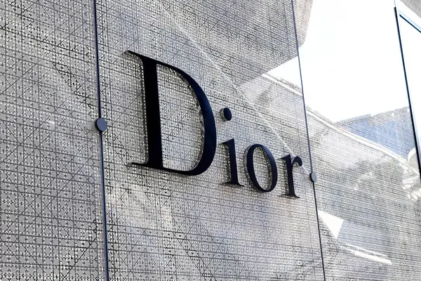 Bangkok Thailand April 2024 Dior Etikettbutikk Logo Skilt Butikkfronten Kjøpesenter – stockfoto
