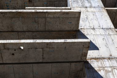 Mimarlık detayları. Beton duvar inşaatı. Sanayi geçmişi