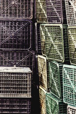 Meyve ve sebzeler için plastik sandıklar