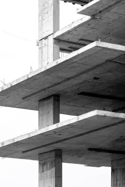 İnşaat halindeki beton yapı