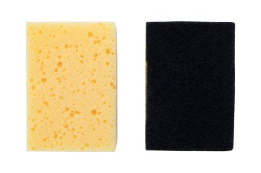 Beyaz arka planda izole edilmiş bulaşık yıkama için sarı köpük sünger, ev temizleme aracı, basit günlük temizlik süngeri, günlük rutin ev işleri.