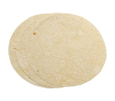 Beyaz arka planda izole edilmiş üç buğday yuvarlak tortilla ya da pita lavaş yuvarlak düz ekmek