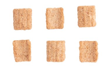 Çıtır mısır gevreği, tarçınlı tost, beyaz arka planda izole edilmiş kırpma yolu, üst manzara, tarçınlı gevrek düzlüğü.