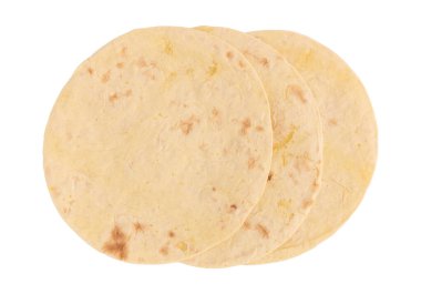 Beyaz arka planda izole mısır tortillası kırpma yolu, düz yatış, gıda konsepti, Meksika fast food