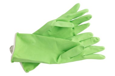 Kırpma yolu ile beyaz arkaplanda izole edilmiş bir çift yeşil lastik temizleme eldiveni