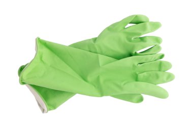 Beyaz arka planda izole edilmiş bir çift yeşil lastik temizleme eldiveni.