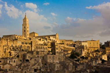 İtalya 'nın Basilicata kentindeki Matera antik şehri kayalardan yapılmıştır.