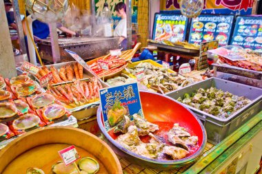 Japonya 'da Kyoto' da balık pazarı ve strettamente fondamentali