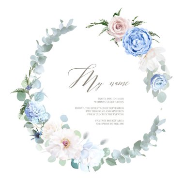 Tozlu pembe gül, tozlu mavi ranunculus, sümbül, manolya, beyaz şakayık, okaliptüs, yeşil, devedikeni tasarımı yuvarlak çerçeve. Düğün mevsimi çiçeği. Çiçekli suluboya. İzole ve düzenlenebilir