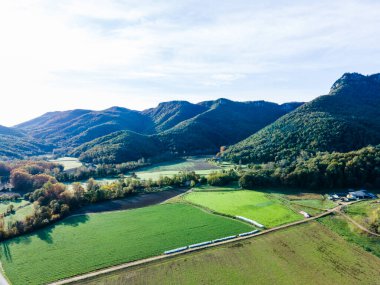 La Vall D En Bas, La Garrotxa, İspanya 'da sonbahar manzarası.