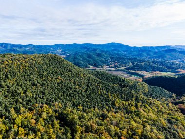 La Vall D En Bas, La Garrotxa, İspanya 'da sonbahar manzarası.