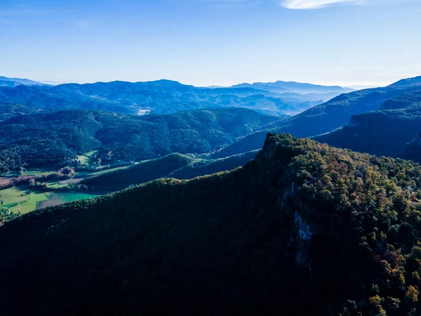 La Vall D En Bas, La Garrotxa, İspanya 'da sonbahar manzarası.