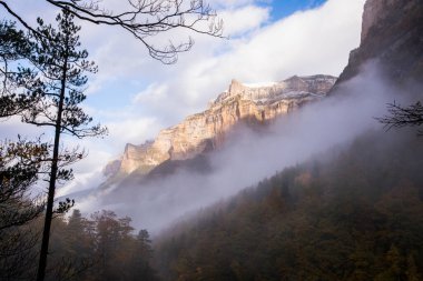 Sonbahar Ordesa ve Monte Perdido Ulusal Parkı, İspanya