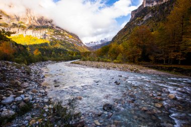 Sonbahar Ordesa ve Monte Perdido Ulusal Parkı, İspanya