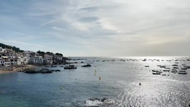 Letnia Scena Zatoki Calella Palafrugell Hiszpanii Piękne Białe Miasto Uhd — Wideo stockowe