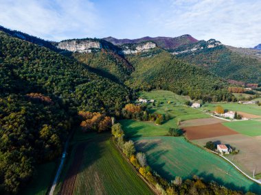 La Vall D En Bas, La Garrotxa, İspanya 'da sonbahar manzarası.