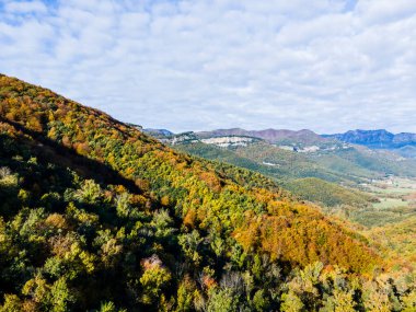 La Vall D En Bas, La Garrotxa, İspanya 'da sonbahar manzarası.