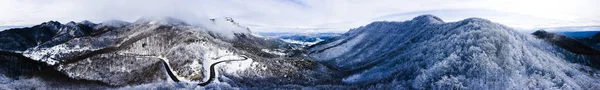 ブラコン ガルトロツァ ジローナ スペイン北部の雪景色 — ストック写真