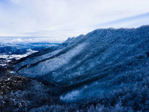 ブラコン ガルトロツァ ジローナ スペイン北部の雪景色 — ストック写真