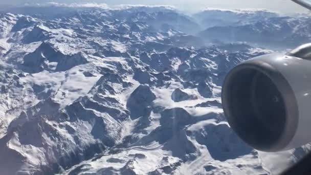 Vista Das Janelas Avião Durante Voo Sobre Alpes Suíça — Vídeo de Stock