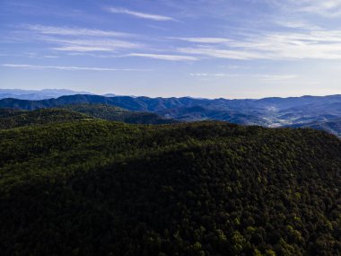 La Vall D En Bas, La Garrotxa, İspanya 'da bahar manzarası.