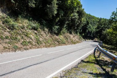 La Garrotxa, İspanya 'da bisikletli bir çift sahnesi.