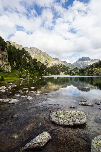 Nyári Táj Aiguestortes Sant Maurici Nemzeti Park Pireneusok Spanyolország — Stock Fotó