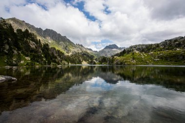 Aiguestortes ve Sant Maurici Ulusal Parkı, Pireneler, İspanya