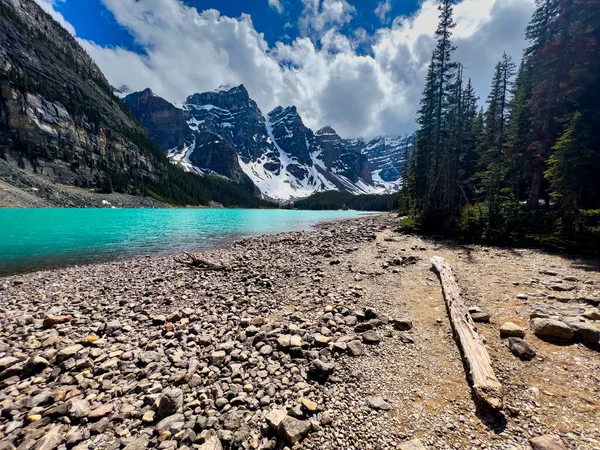 Θερινό Τοπίο Στη Λίμνη Moraine Banff National Park Στον Καναδά — Φωτογραφία Αρχείου