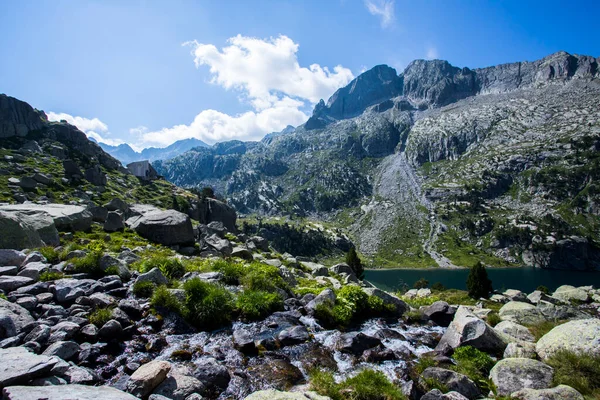 Sommarlandskap Vall Boi Aiguestortes Och Sant Maurici Nationalpark Pyrenéerna Spanien — Stockfoto