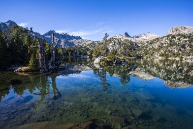 Sonbahar manzarası, Aiguestortes ve Sant Maurici Ulusal Parkı, Pireneler, İspanya
