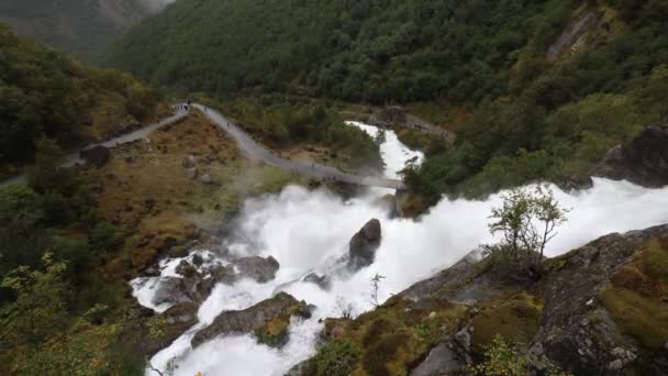 Scéna Velmi Deštivého Dne Údolí Ledovce Briksdal Norsku — Stock video