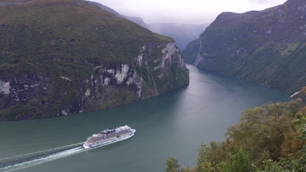 Scene Rainy Day Cruise Crossing Geiranger Fjord Norway — Stock Video