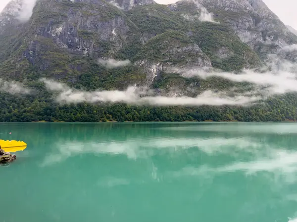 Herfstlandschap Briksdalbreen Gletsjervallei Zuid Noorwegen Europa — Stockfoto