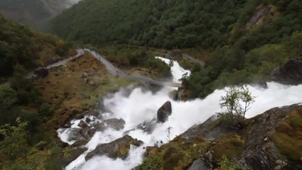 Una Escena Día Muy Lluvioso Valle Del Glaciar Briksdal Noruega — Vídeo de stock