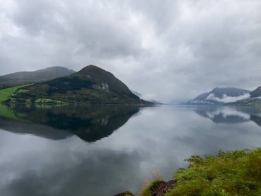 Norveç 'in güneyinde Bergen' den Alesund yoluna sonbahar manzarası