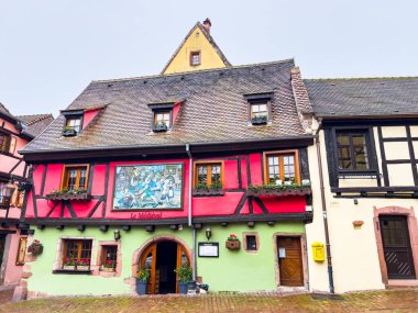 Riquewihr, Fransa; 7 Mayıs 2024: Riquewihr, Fransa