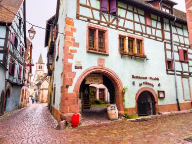 Riquewihr, Fransa; 7 Mayıs 2024: Riquewihr, Fransa