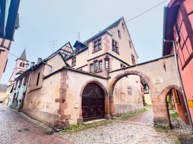 Riquewihr, Fransa; 7 Mayıs 2024: Riquewihr, Fransa