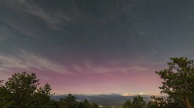 Büyüleyici Kuzey Işıkları Serra Del Montsec, İspanya