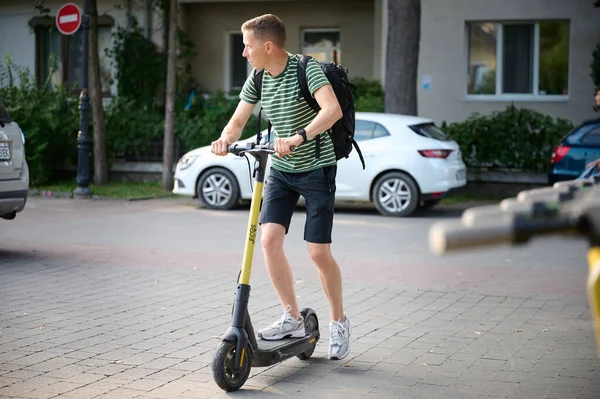 Young Man Riding Electric Scooter Park — Stock Photo, Image